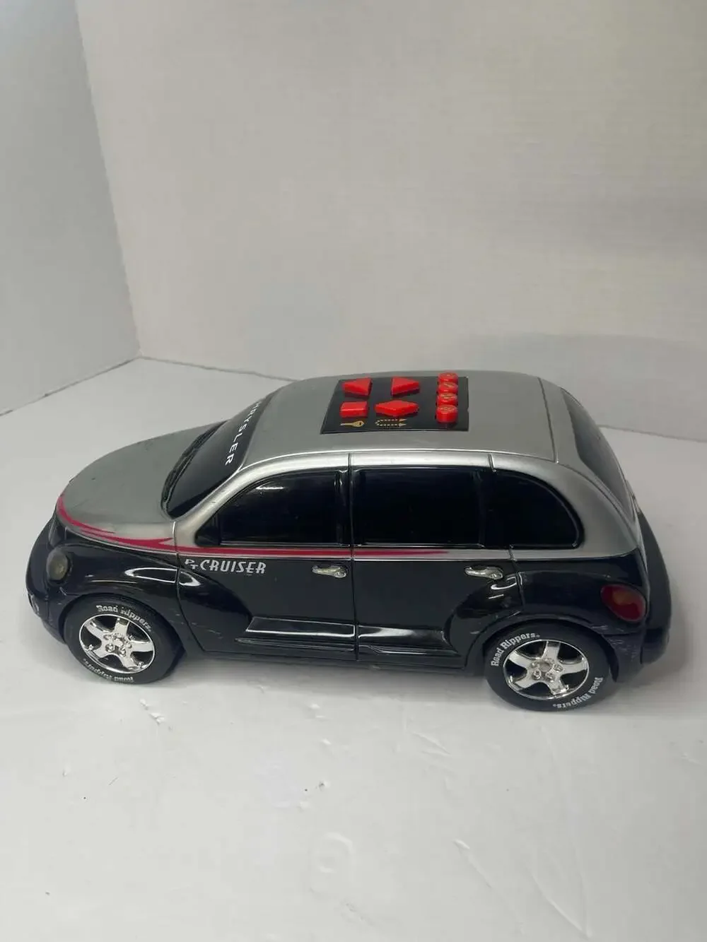 Road Rippers 2004 Silver & Black Chrysler PT Cruiser Toy Car Works Read